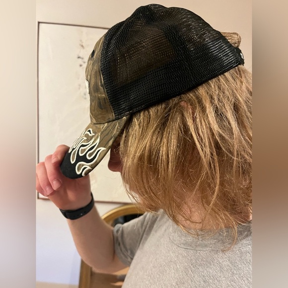 CHEVY TRUCKS CAMO Trucker HAT Flames - Picture 3 of 7